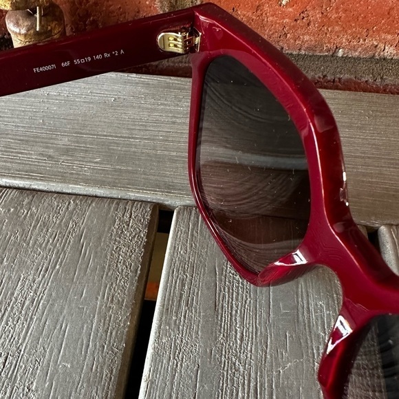 FENDI FE40007I Sunglasses Burgundy Embossed Temples Gradient 2 tone lenses New - Picture 7 of 16